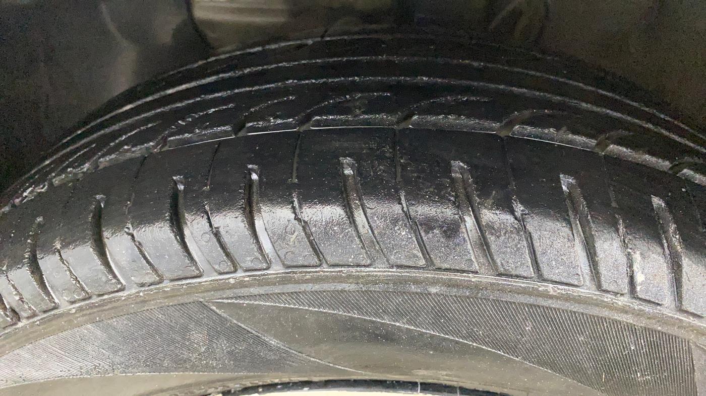 2018 Hyundai Elite i20 MAGNA EXECUTIVE 1.2, CNG, Manual, 80,108 km, Left Front Tyre Tread