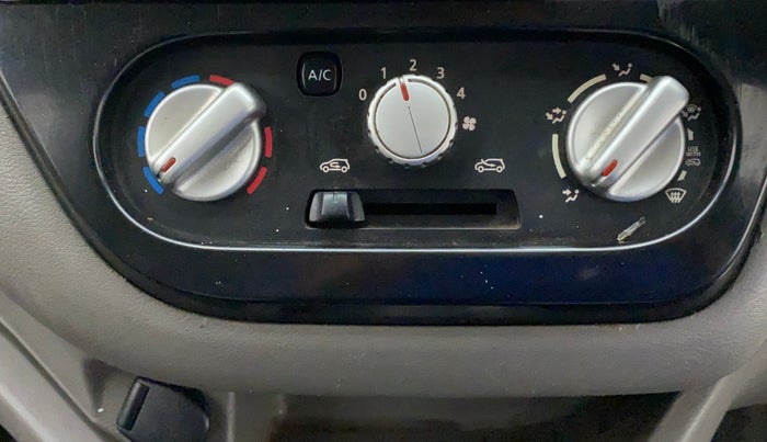 2016 Datsun Redi Go T, Petrol, Manual, 50,749 km, AC Unit - Directional switch has minor damage
