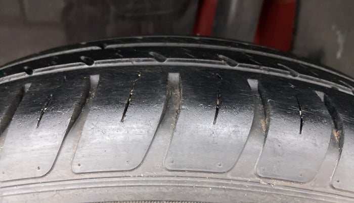 2018 Maruti Swift VXI AMT, Petrol, Automatic, 33,616 km, Left Rear Tyre Tread