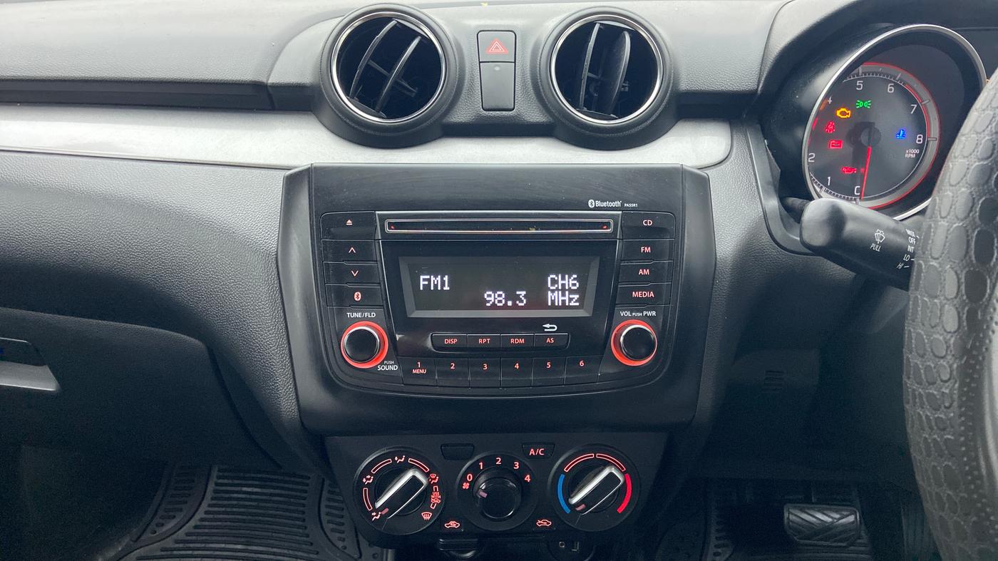2018 Maruti Swift VXI AMT, Petrol, Automatic, 33,616 km, Air Conditioner