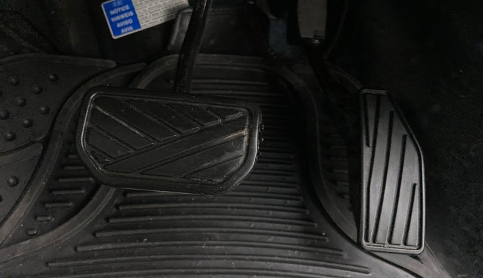 2018 Maruti Swift VXI AMT, Petrol, Automatic, 33,616 km, Pedals