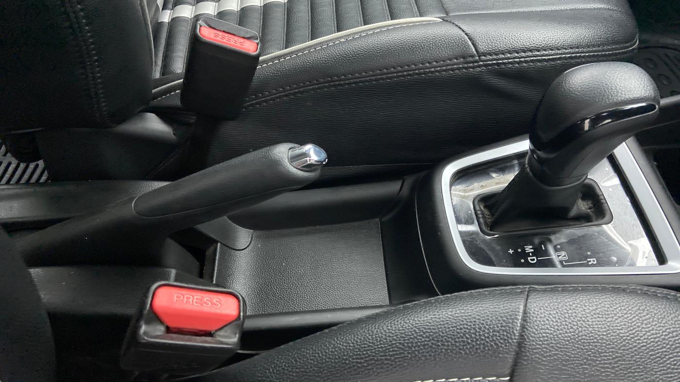2018 Maruti Swift VXI AMT, Petrol, Automatic, 33,616 km, Gear Lever