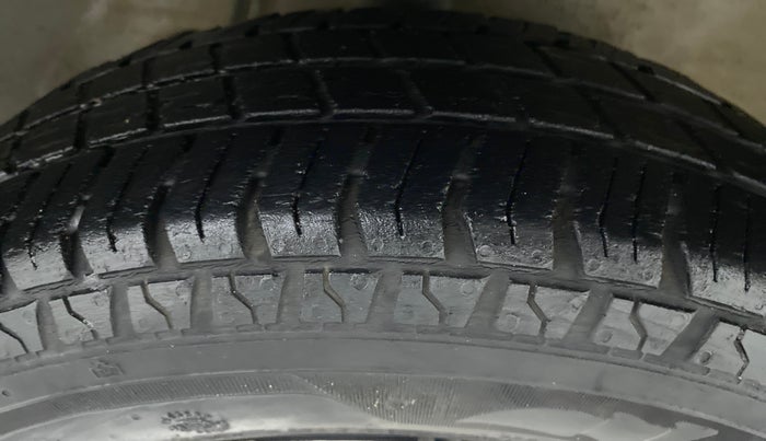 2018 Maruti Alto 800 LXI, Petrol, Manual, 39,576 km, Right Front Tyre Tread