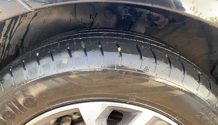 2023 Hyundai Verna SX 1.5 Turbo Petrol MT, Petrol, Manual, 24,627 km, Left Front Tyre Tread