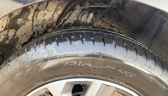 2023 Hyundai Verna SX 1.5 Turbo Petrol MT, Petrol, Manual, 24,627 km, Left Rear Tyre Tread