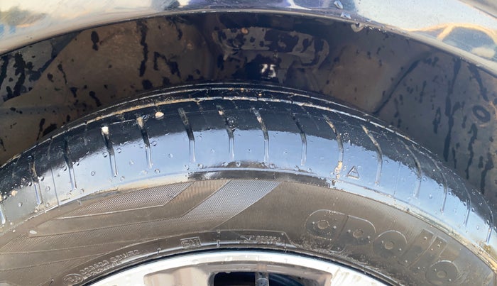 2023 Hyundai Verna SX 1.5 Turbo Petrol MT, Petrol, Manual, 24,627 km, Right Front Tyre Tread