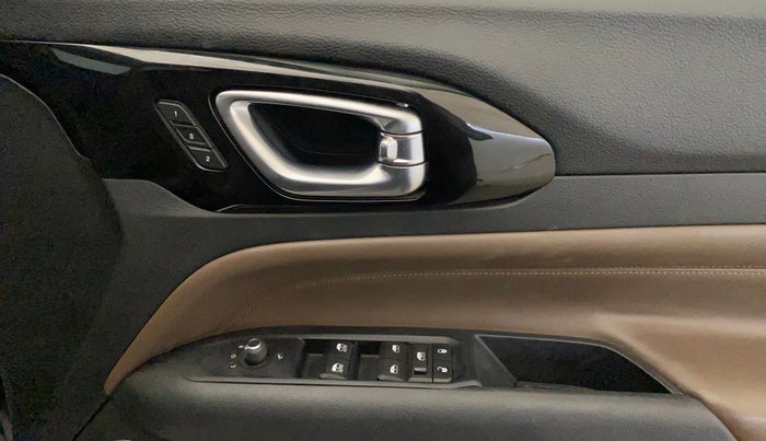 2022 Jeep MERIDIAN LIMITED (O) 4X4 AT, Diesel, Automatic, 36,602 km, Driver Side Door Panels Control