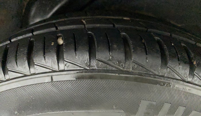 2011 Hyundai i10 MAGNA 1.2, Petrol, Manual, 31,584 km, Left Rear Tyre Tread