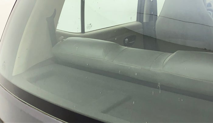 2011 Hyundai i10 MAGNA 1.2, Petrol, Manual, 31,584 km, Rear windshield - Minor spot on windshield