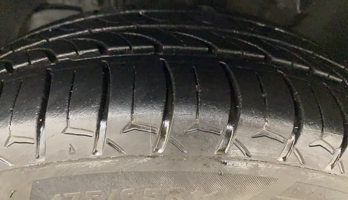 2017 Tata Tiago XZ PETROL, Petrol, Manual, 92,746 km, Left Front Tyre Tread