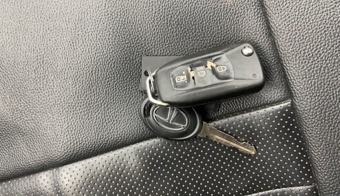 2017 Tata Tiago XZ PETROL, Petrol, Manual, 92,746 km, Key Close Up