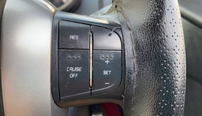 2019 Mahindra XUV500 W11 (O) AWD, Diesel, Manual, 63,104 km, Adaptive Cruise Control