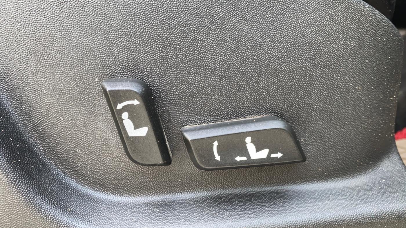 2019 Mahindra XUV500 W11 (O) AWD, Diesel, Manual, 63,104 km, Driver Side Adjustment Panel