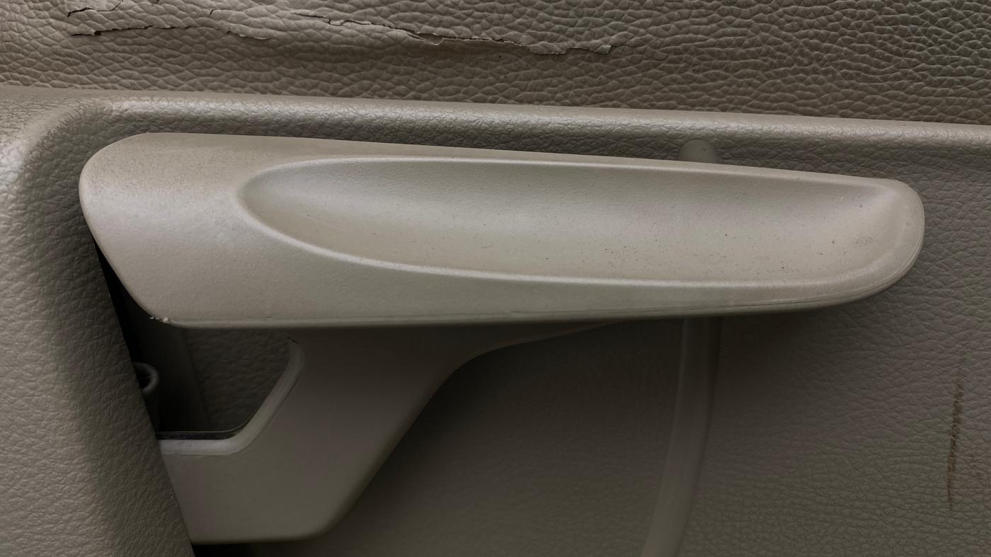 2017 Volkswagen Polo HIGHLINE1.2L, Petrol, Manual, 40,215 km, Driver Side Adjustment Panel