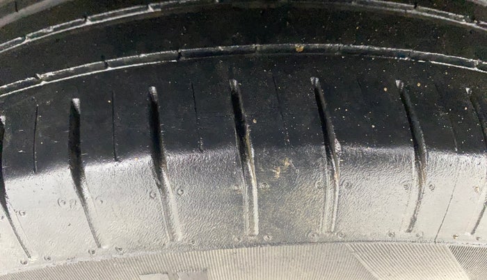 2019 Maruti Swift ZXI AMT, Petrol, Automatic, 56,094 km, Right Rear Tyre Tread