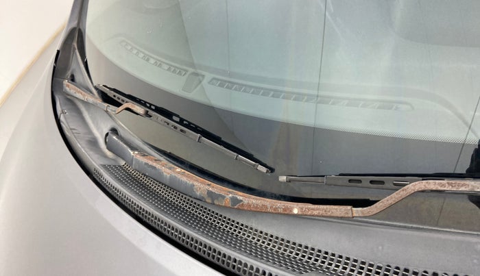 2013 Hyundai Grand i10 SPORTZ 1.1 CRDI, Diesel, Manual, 85,152 km, Front windshield - Wiper Blade Broken/Rusted