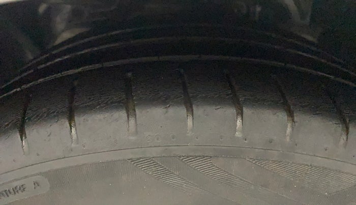 2021 Ford Figo Aspire TITANIUM 1.2 PETROL, Petrol, Manual, 18,055 km, Left Front Tyre Tread