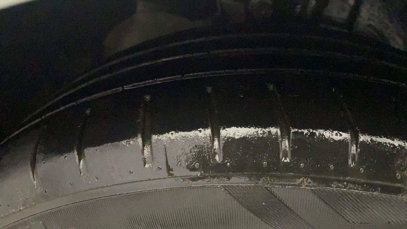2021 Ford Figo Aspire TITANIUM 1.2 PETROL, Petrol, Manual, 18,301 km, Right Front Tyre Tread
