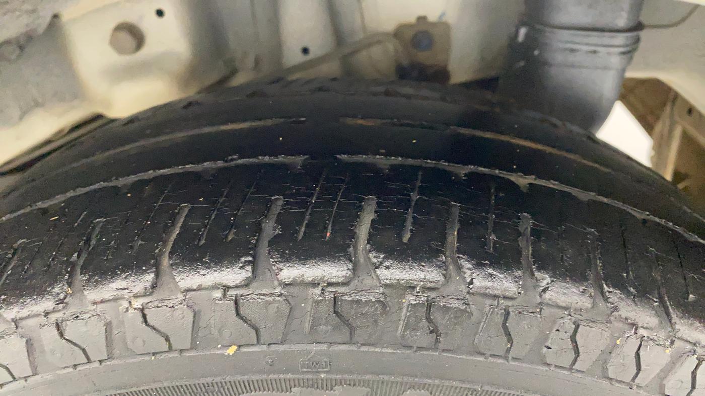 2018 Hyundai Eon ERA PLUS, Petrol, Manual, 45,926 km, Left Rear Tyre Tread