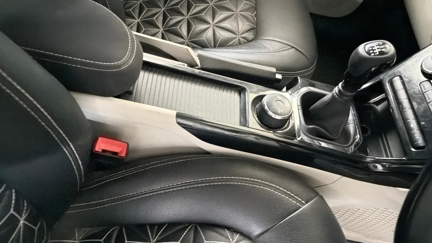 2020 Tata NEXON XZ PLUS PETROL, Petrol, Manual, 78,073 km, Gear Lever