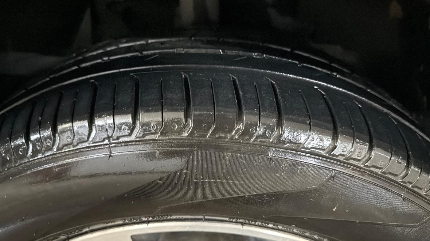 2020 Tata NEXON XZ PLUS PETROL, Petrol, Manual, 78,073 km, Right Front Tyre Tread