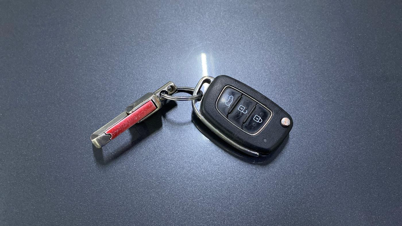 2022 Hyundai VENUE S 1.2, Petrol, Manual, 68,356 km, Key Close Up