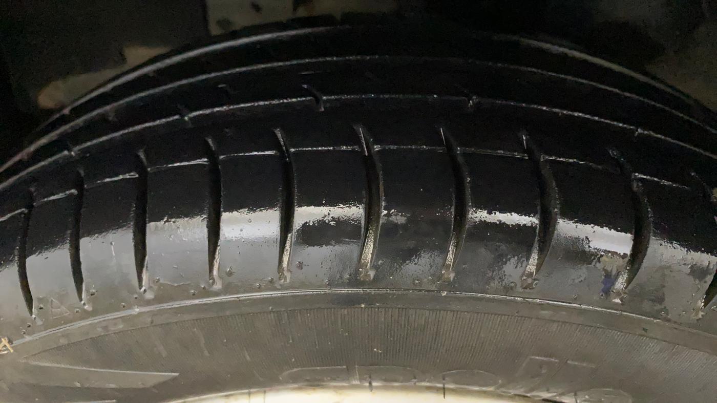 2016 Renault Kwid RXT 0.8, Petrol, Manual, 68,542 km, Left Front Tyre Tread