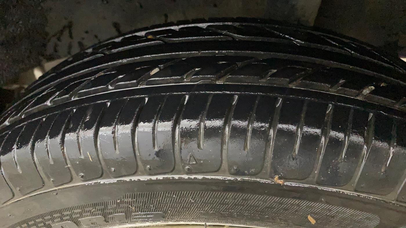 2016 Renault Kwid RXT 0.8, Petrol, Manual, 68,542 km, Left Rear Tyre Tread