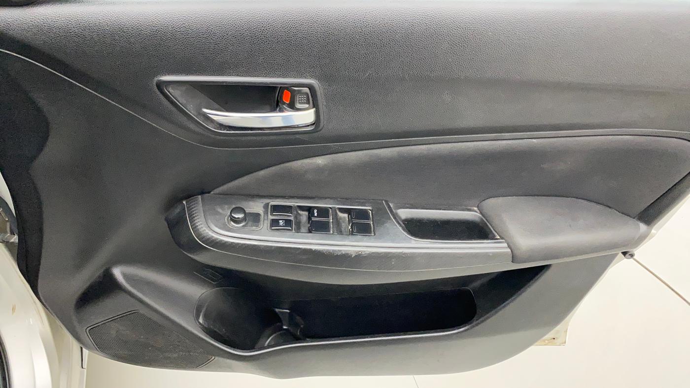 2018 Maruti Swift VXI, Petrol, Manual, 80,505 km, Driver Side Door Panels Control