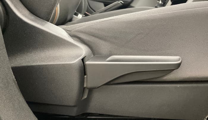 2022 Skoda KUSHAQ AMBITION 1.0L TSI AT, Petrol, Automatic, 19,468 km, Driver Side Adjustment Panel
