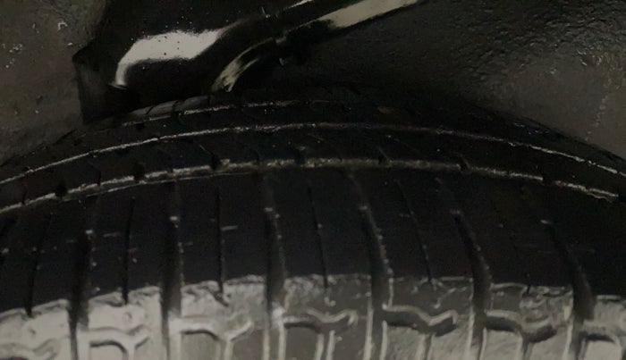 2014 Hyundai i10 SPORTZ 1.1, Petrol, Manual, 28,564 km, Left Rear Tyre Tread