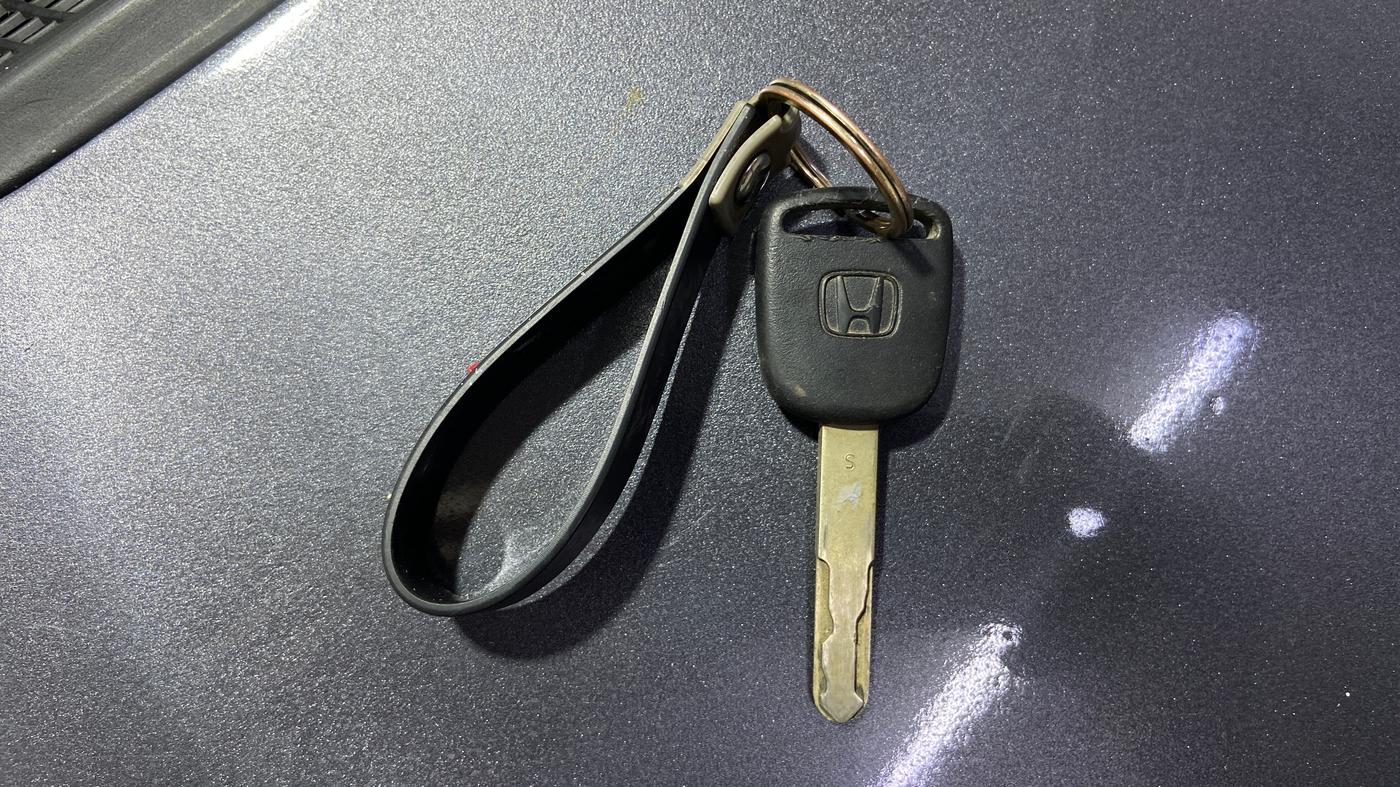 2017 Honda BR-V 1.5L I-VTEC S, Petrol, Manual, 1,12,887 km, Key Close Up