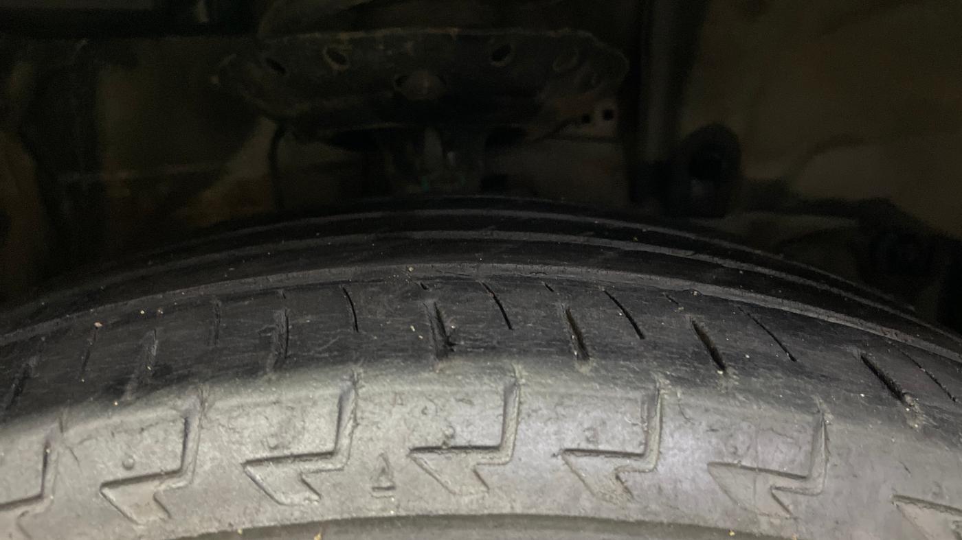 2017 Honda BR-V 1.5L I-VTEC S, Petrol, Manual, 1,12,887 km, Right Front Tyre Tread