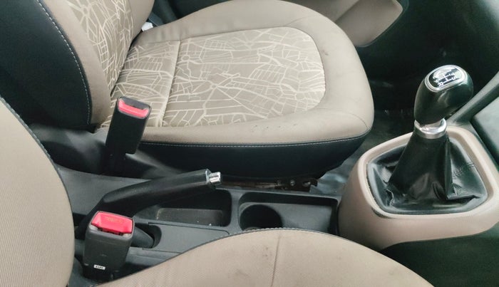 2014 Hyundai Xcent S (O) 1.2, Petrol, Manual, 1,03,307 km, Gear Lever