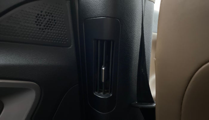 2020 Tata Harrier XZA PLUS 2.0L, Diesel, Automatic, 74,344 km, Rear AC Vents