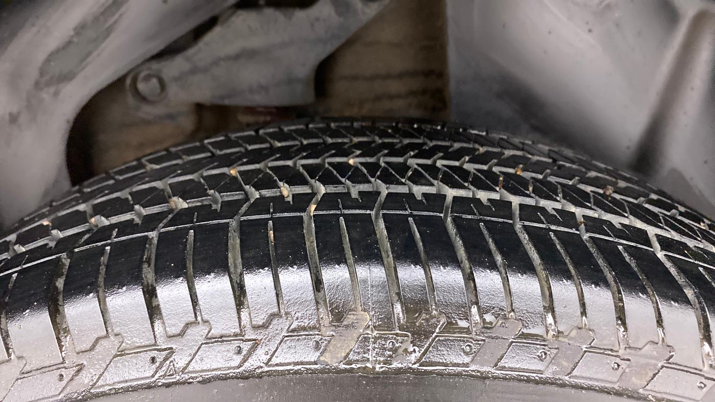 2020 Tata Harrier XZA PLUS 2.0L, Diesel, Automatic, 74,344 km, Left Rear Tyre Tread