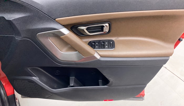 2020 Tata Harrier XZA PLUS 2.0L, Diesel, Automatic, 74,344 km, Driver Side Door Panels Control