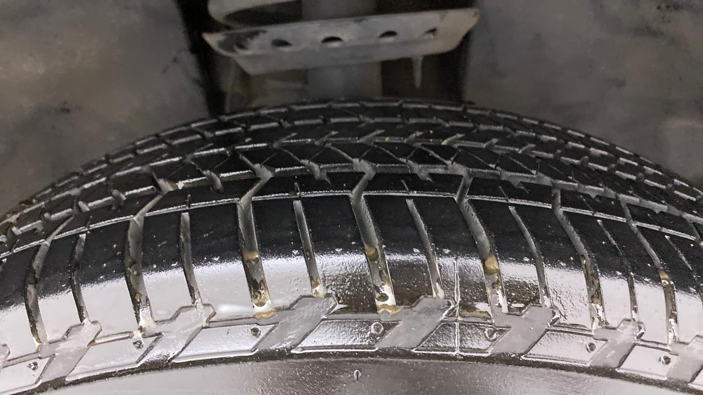 2020 Tata Harrier XZA PLUS 2.0L, Diesel, Automatic, 74,344 km, Right Front Tyre Tread