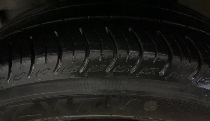 2016 Honda Jazz 1.2L I-VTEC S, Petrol, Manual, 51,236 km, Left Rear Tyre Tread