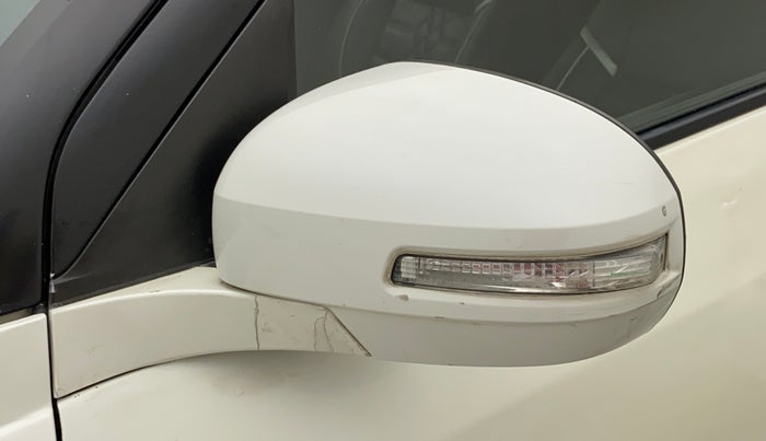2011 Maruti Swift ZXI, Petrol, Manual, 93,223 km, Left rear-view mirror - Indicator light not working
