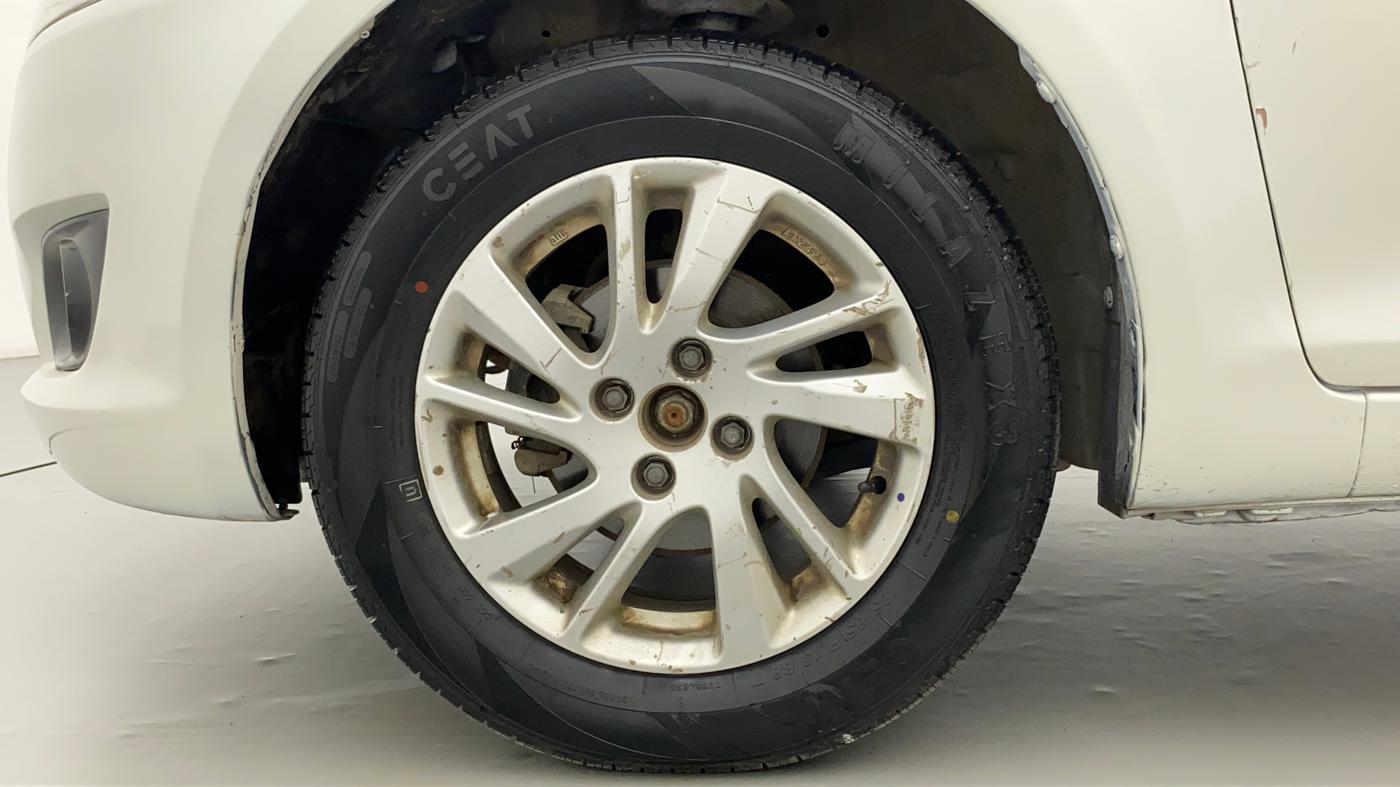 2011 Maruti Swift ZXI, Petrol, Manual, 93,223 km, Left Front Wheel
