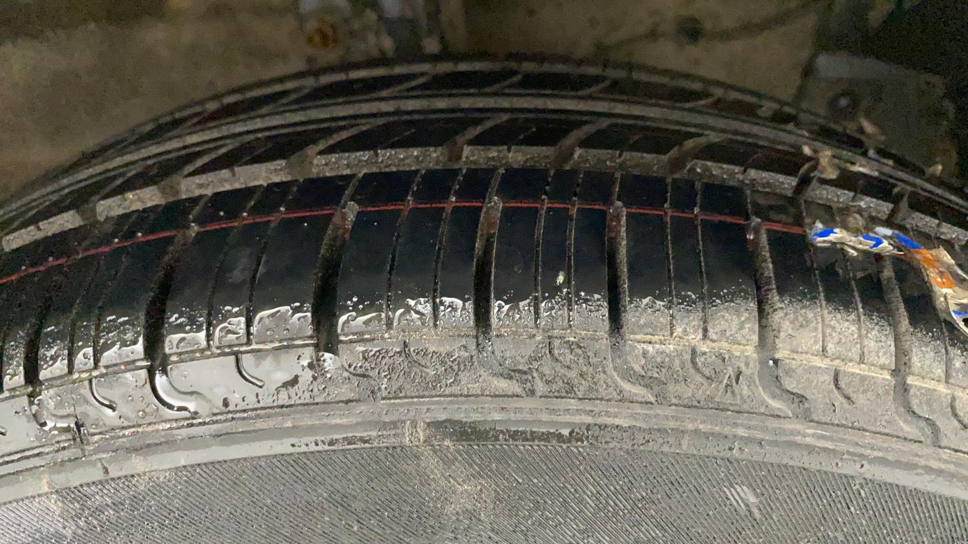 2011 Maruti Swift ZXI, Petrol, Manual, 93,223 km, Right Front Tyre Tread