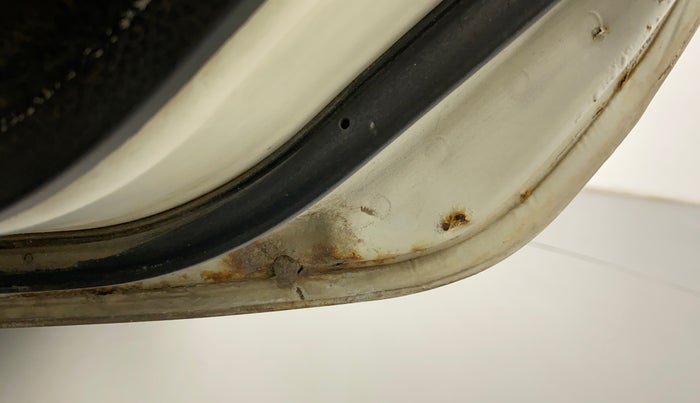 2011 Maruti Swift ZXI, Petrol, Manual, 93,223 km, Right rear door - Slightly rusted