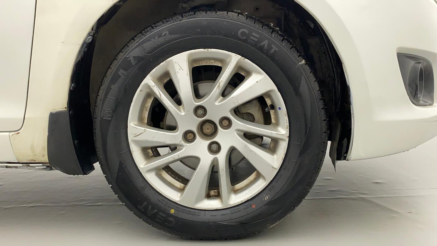 2011 Maruti Swift ZXI, Petrol, Manual, 93,223 km, Right Front Wheel