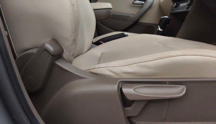 2016 Skoda Rapid 1.5 TDI CR STYLE PLUS AT, Diesel, Automatic, 1,11,375 km, Driver Side Adjustment Panel