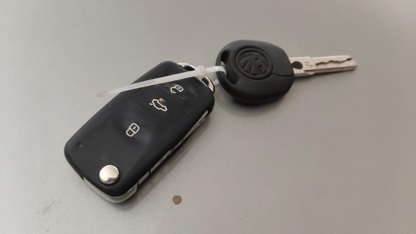 2016 Skoda Rapid 1.5 TDI CR STYLE PLUS AT, Diesel, Automatic, 1,11,375 km, Key Close Up