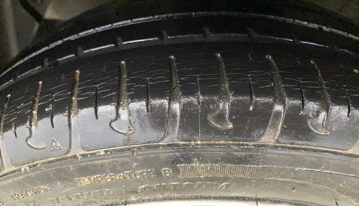 2014 Hyundai Grand i10 ERA 1.2 KAPPA VTVT, Petrol, Manual, 17,872 km, Left Front Tyre Tread