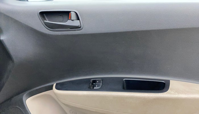 2014 Hyundai Grand i10 ERA 1.2 KAPPA VTVT, Petrol, Manual, 17,872 km, Driver Side Door Panels Control