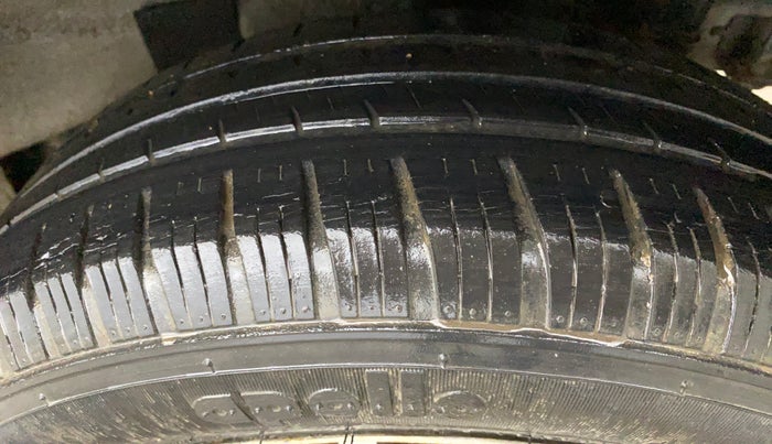 2014 Hyundai Grand i10 ERA 1.2 KAPPA VTVT, Petrol, Manual, 17,872 km, Left Rear Tyre Tread