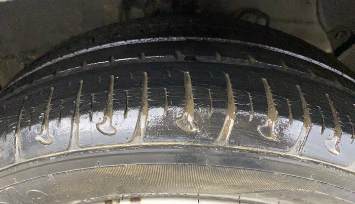 2014 Hyundai Grand i10 ERA 1.2 KAPPA VTVT, Petrol, Manual, 17,872 km, Right Front Tyre Tread